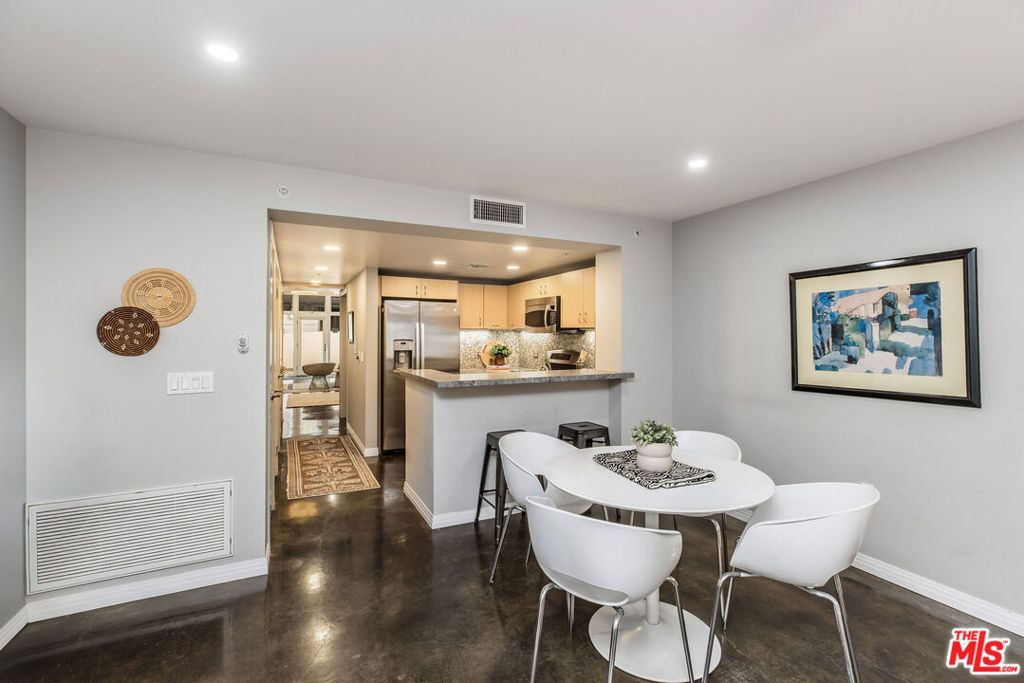 125 N Raymond Avenue - Photo 7