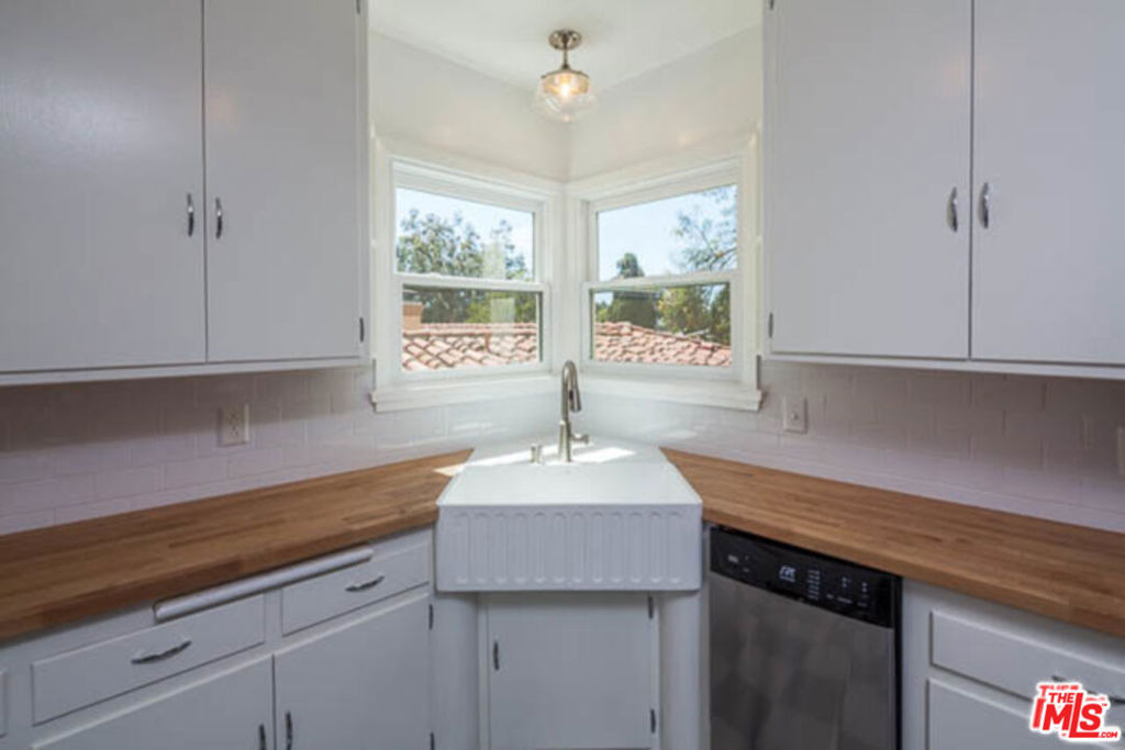 2117 Alcyona Drive - Photo 7