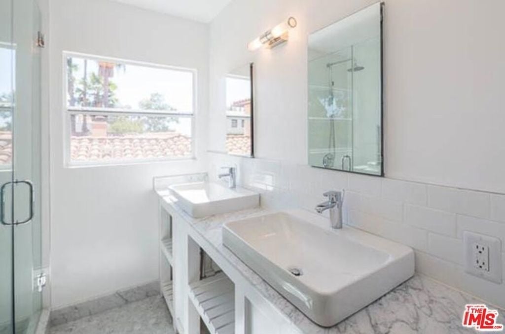 2117 Alcyona Drive - Photo 5