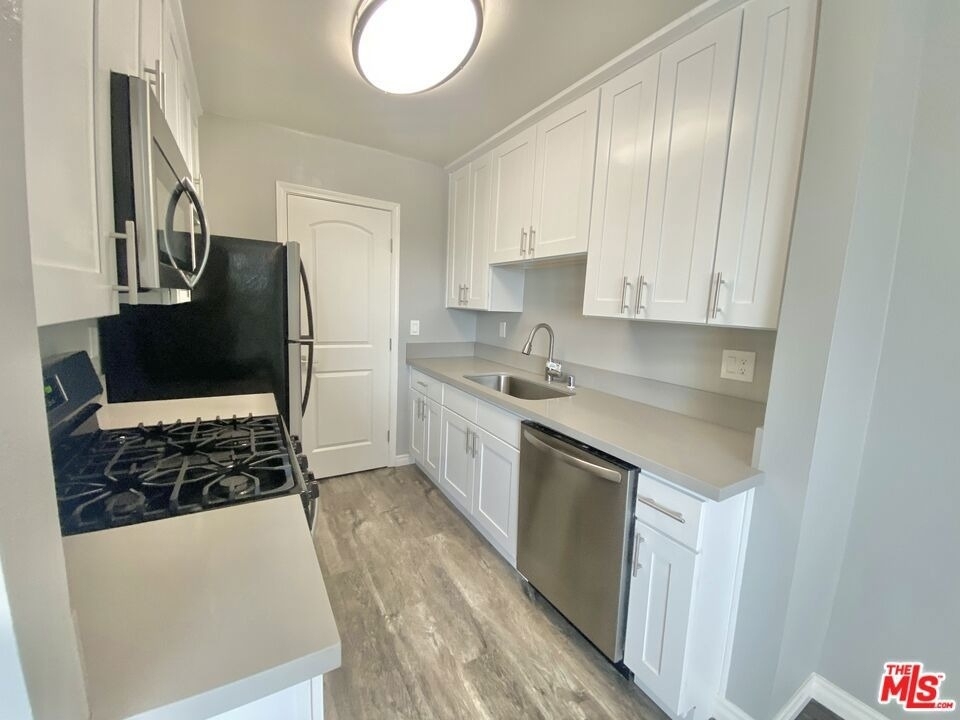 1812 N Alvarado Street - Photo 3