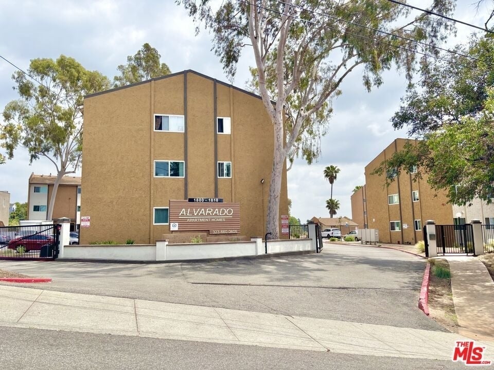 1812 N Alvarado Street - Photo 15
