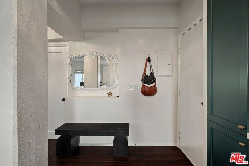 109 N Sycamore Avenue - Photo 5