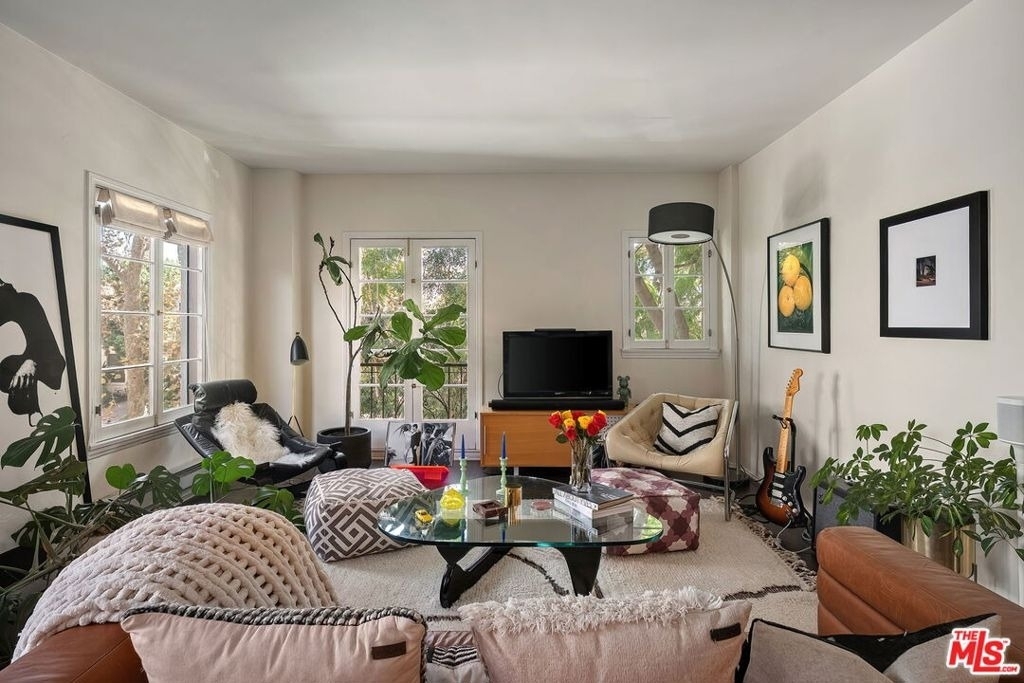 109 N Sycamore Avenue - Photo 8