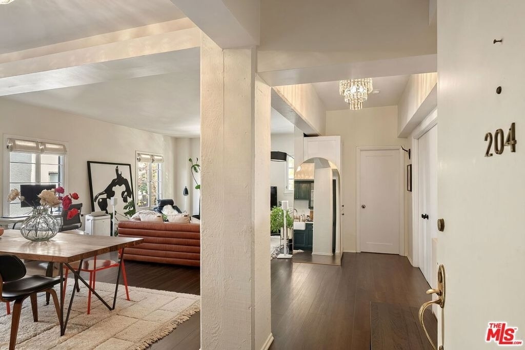 109 N Sycamore Avenue - Photo 4