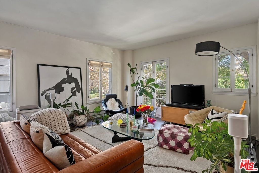 109 N Sycamore Avenue - Photo 9