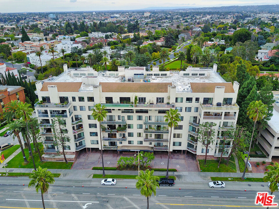 4460 Wilshire Boulevard - Photo 0