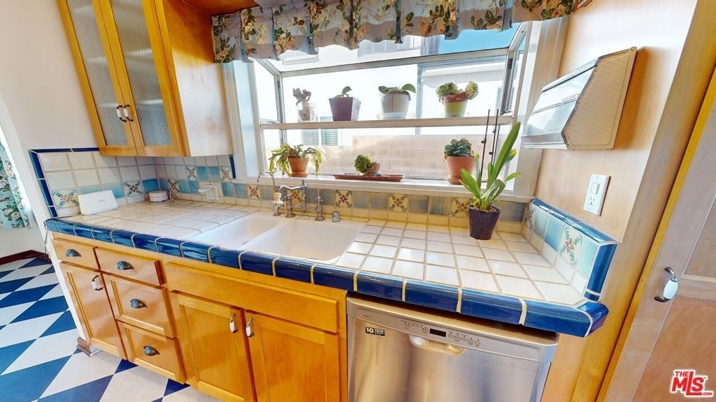 842 E Walnut Avenue - Photo 10