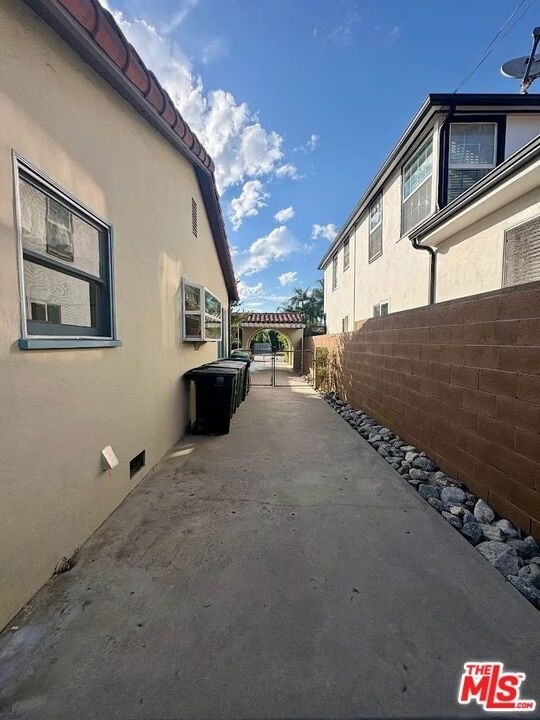 842 E Walnut Avenue - Photo 35