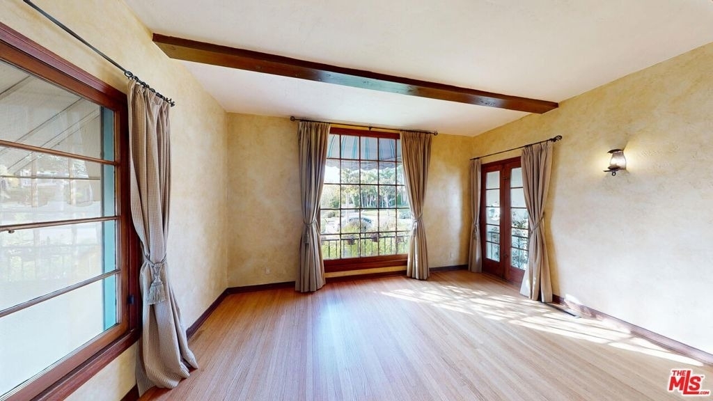 842 E Walnut Avenue - Photo 2