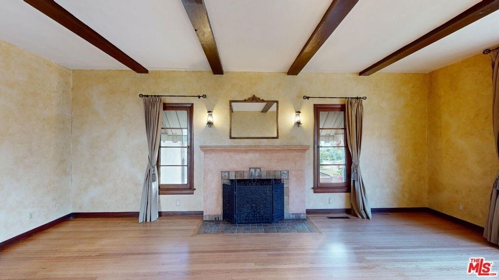 842 E Walnut Avenue - Photo 1