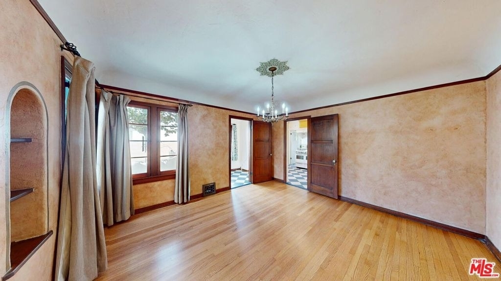 842 E Walnut Avenue - Photo 5