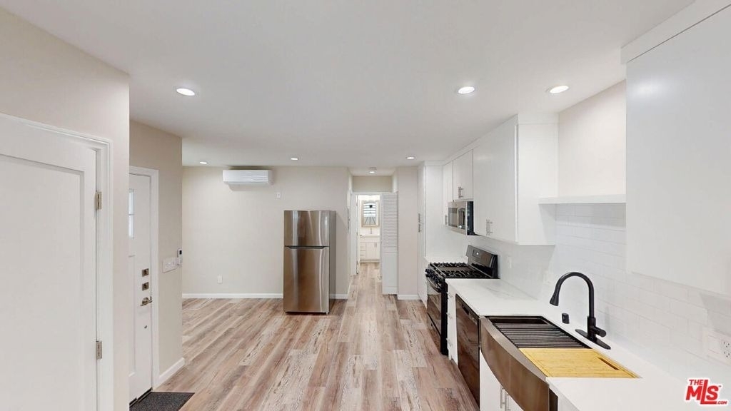 2811 W 46th Street - Photo 0