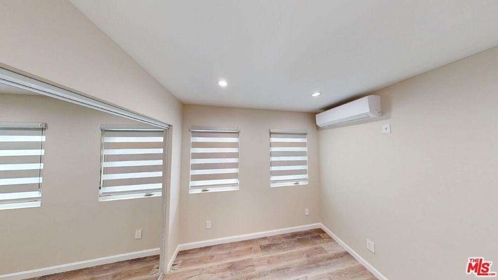 2811 W 46th Street - Photo 5