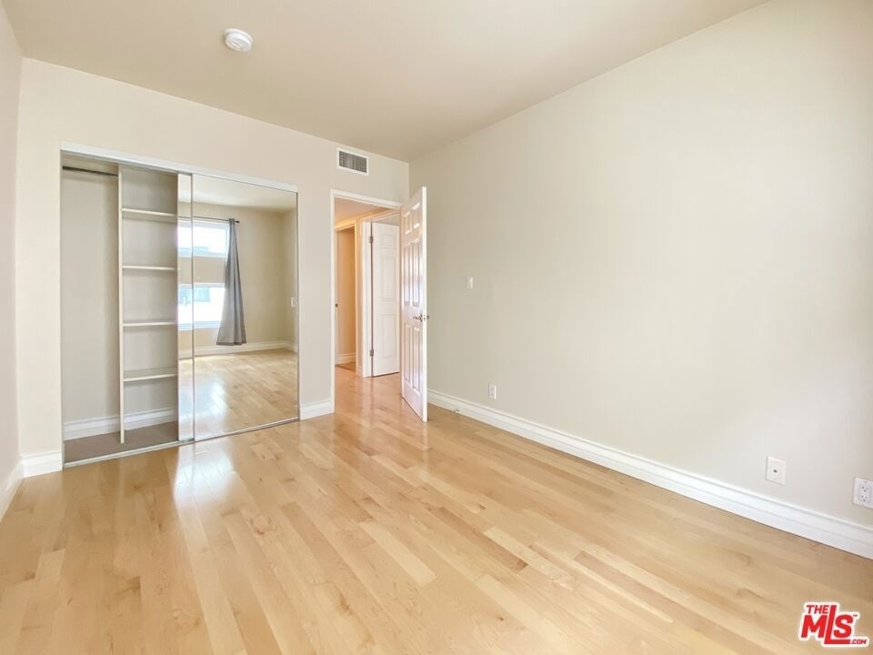 1227 Granville Avenue - Photo 15