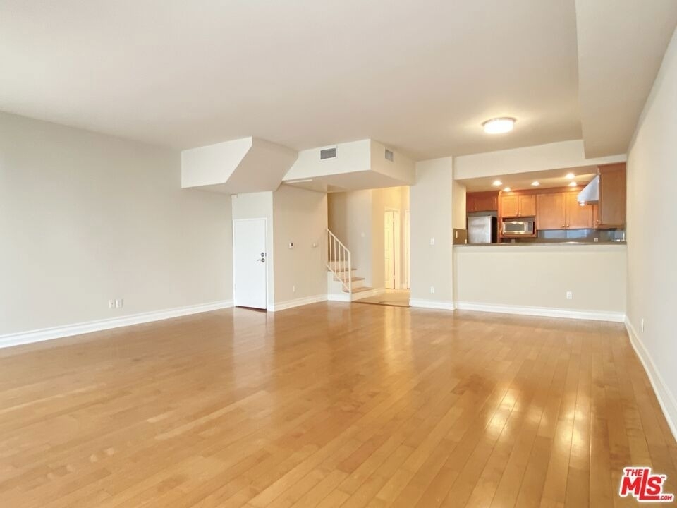 1227 Granville Avenue - Photo 4