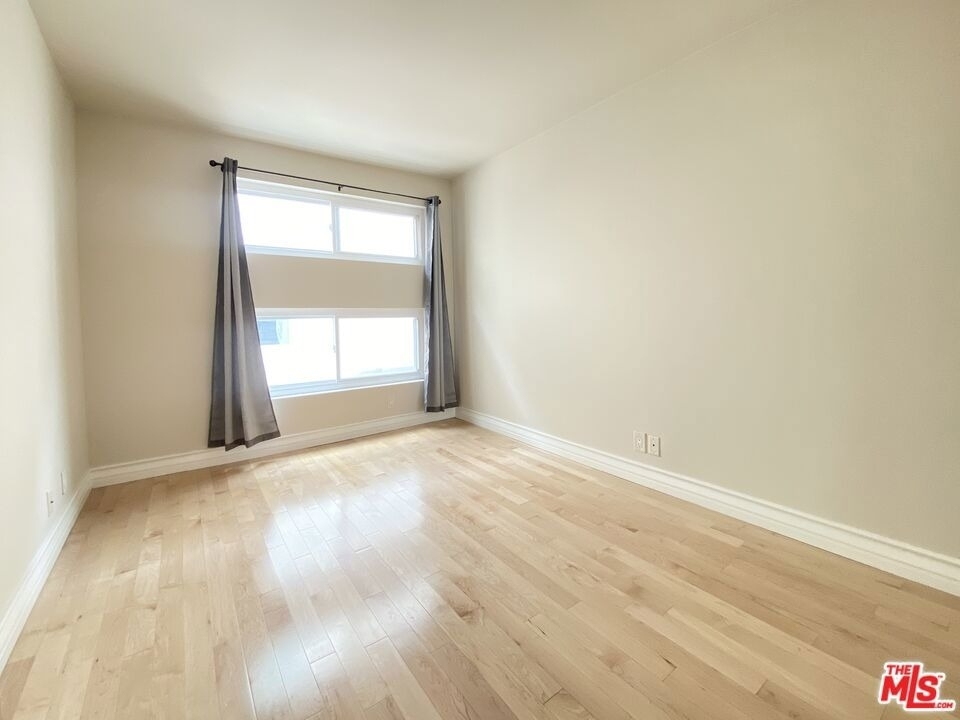 1227 Granville Avenue - Photo 14