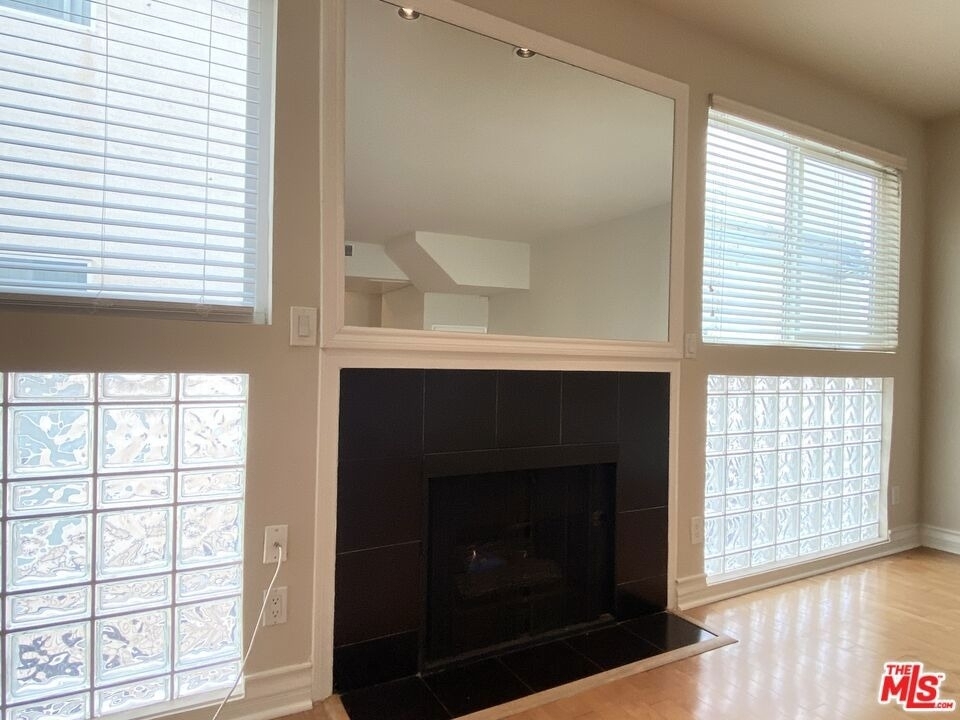1227 Granville Avenue - Photo 3