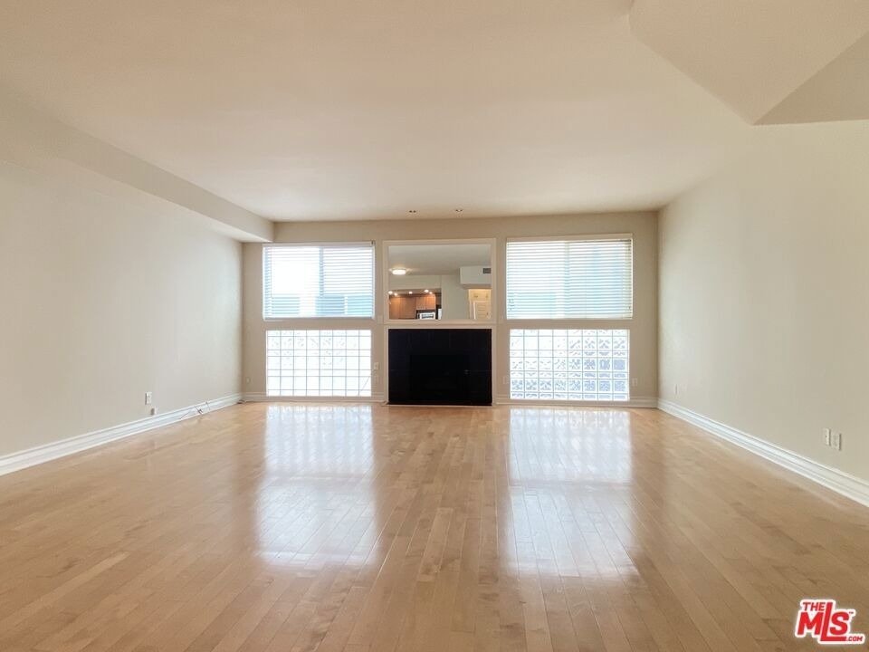 1227 Granville Avenue - Photo 2