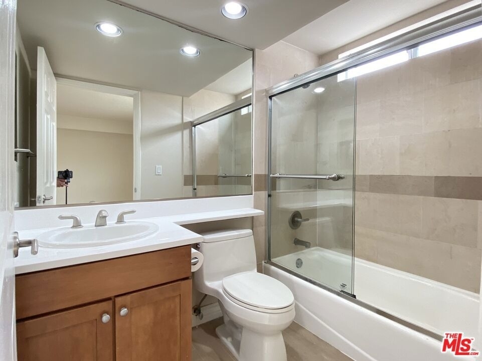 1227 Granville Avenue - Photo 13