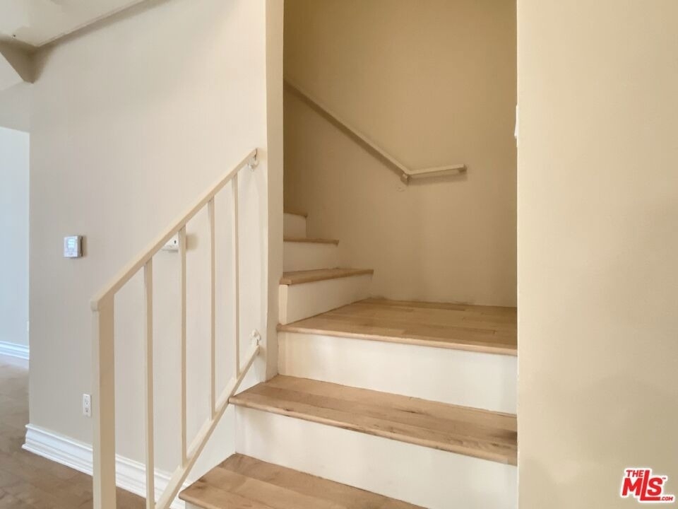 1227 Granville Avenue - Photo 9