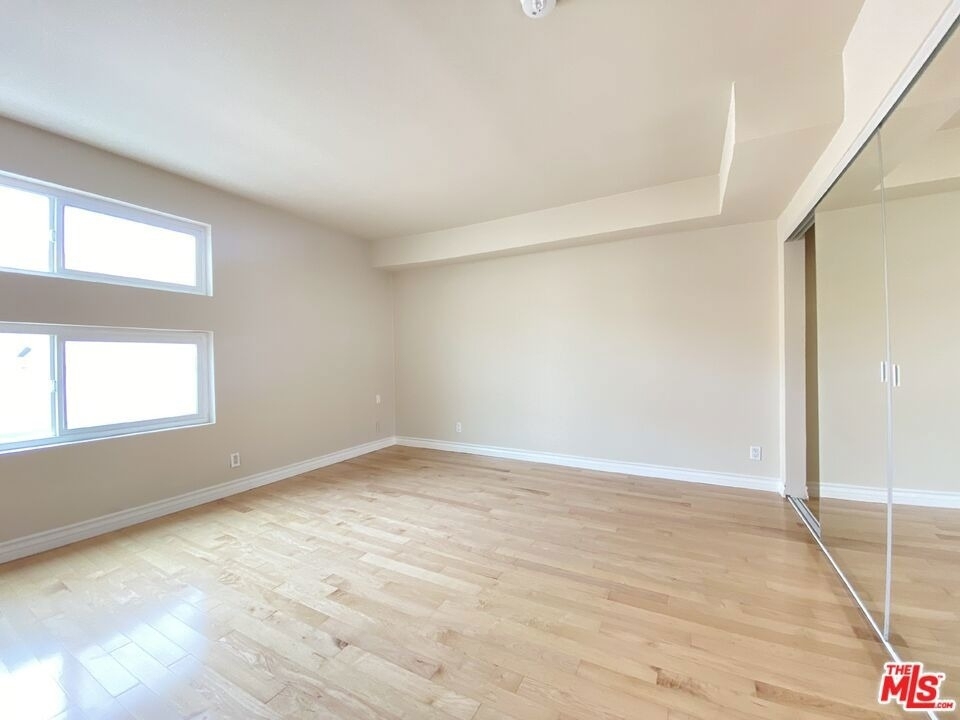 1227 Granville Avenue - Photo 10