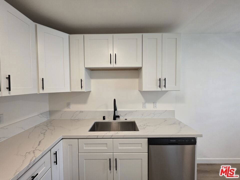 1411 Innes Place - Photo 4