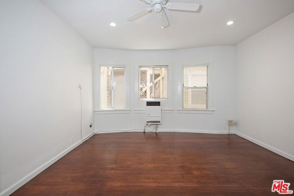 40 Rose Avenue - Photo 1