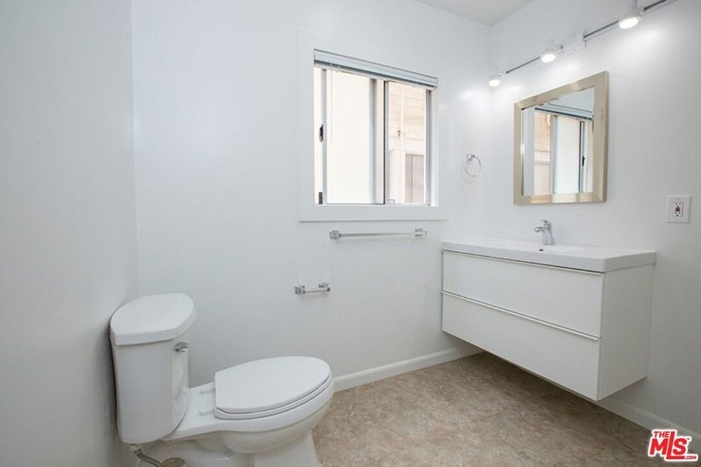 40 Rose Avenue - Photo 5