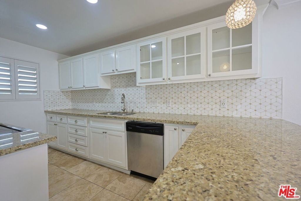 1440 23rd Street - Photo 3
