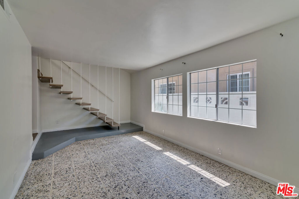 15013 Hartsook Street - Photo 4