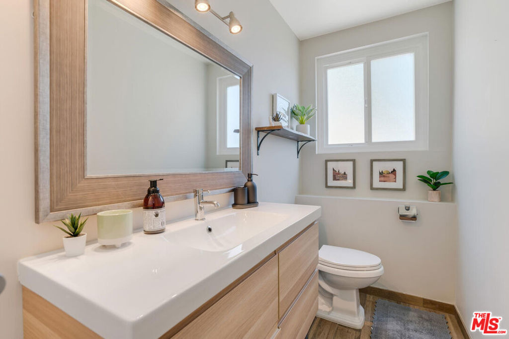 5343 Tendilla Avenue - Photo 10