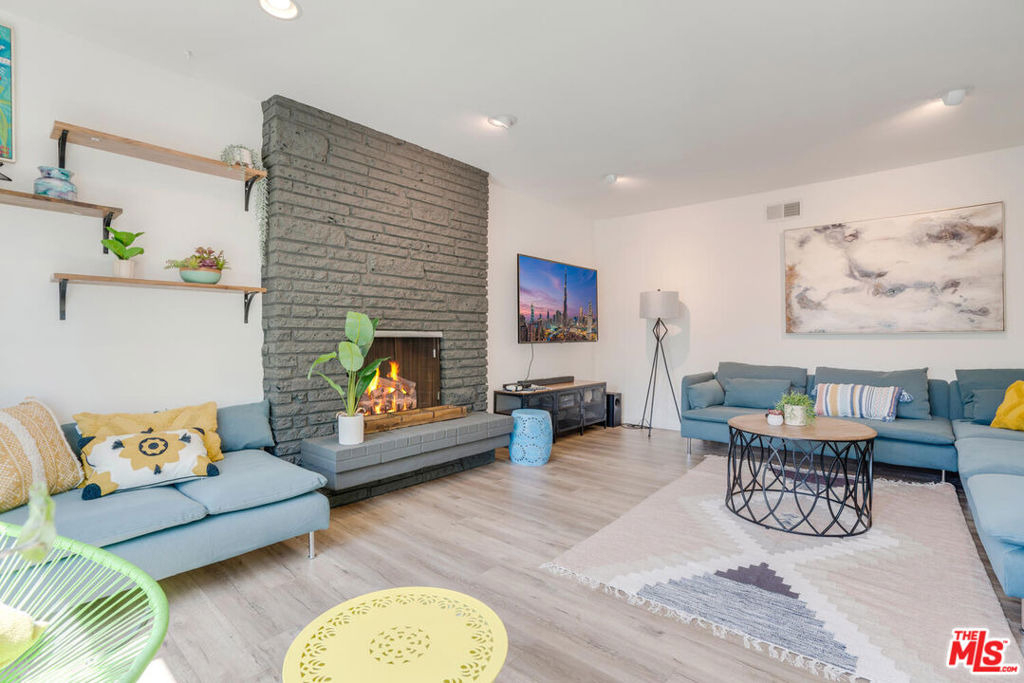 5343 Tendilla Avenue - Photo 1