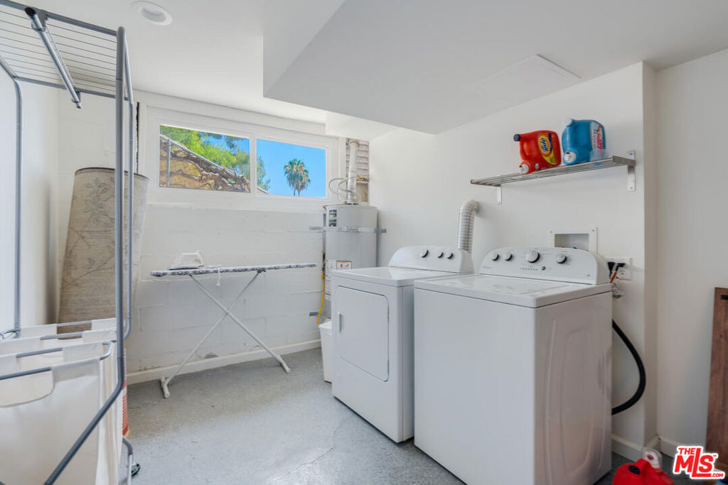 5343 Tendilla Avenue - Photo 12