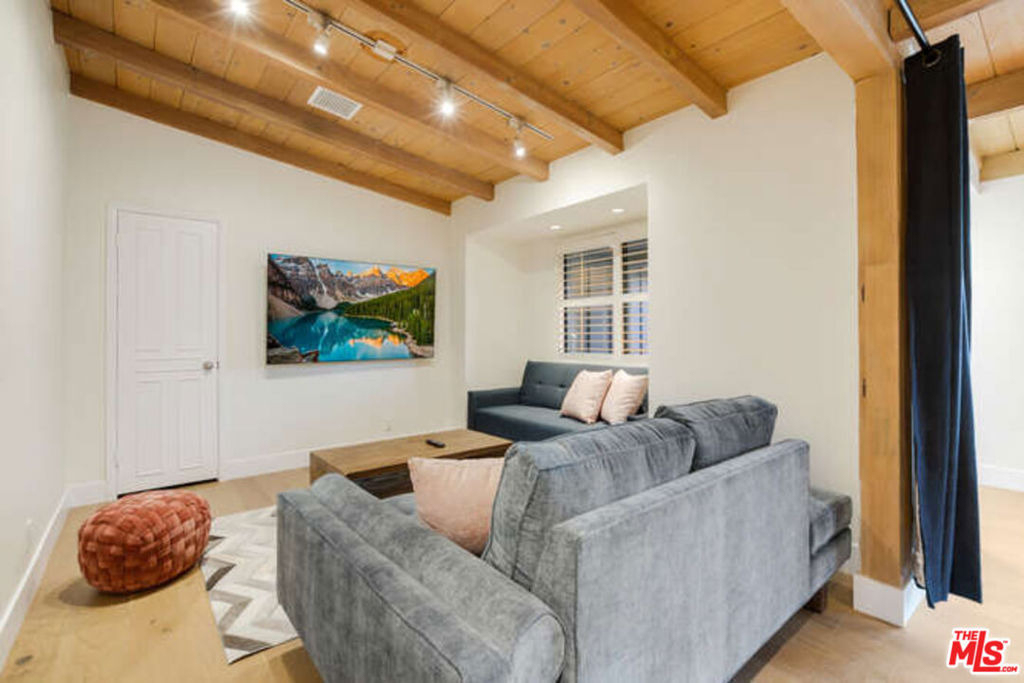 4437 Vantage Avenue - Photo 17