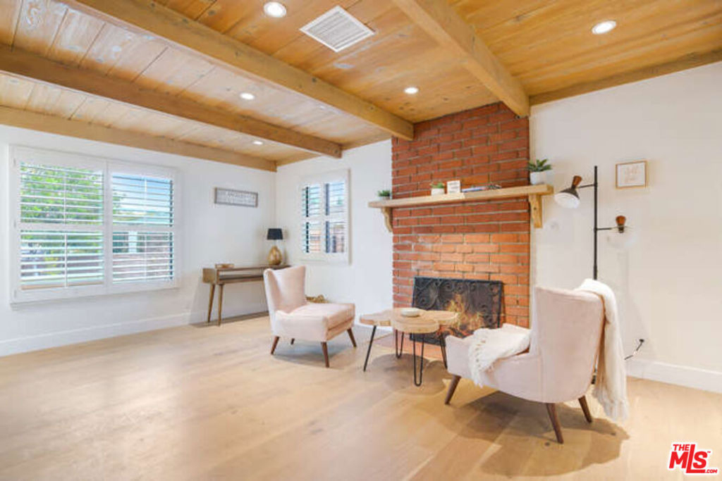 4437 Vantage Avenue - Photo 3