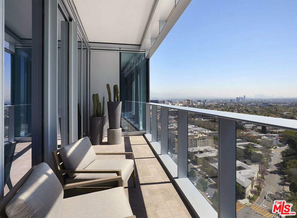 10000 Santa Monica Boulevard - Photo 54