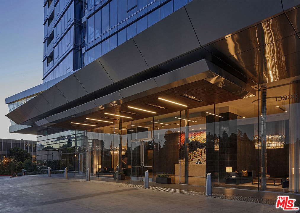10000 Santa Monica Boulevard - Photo 42