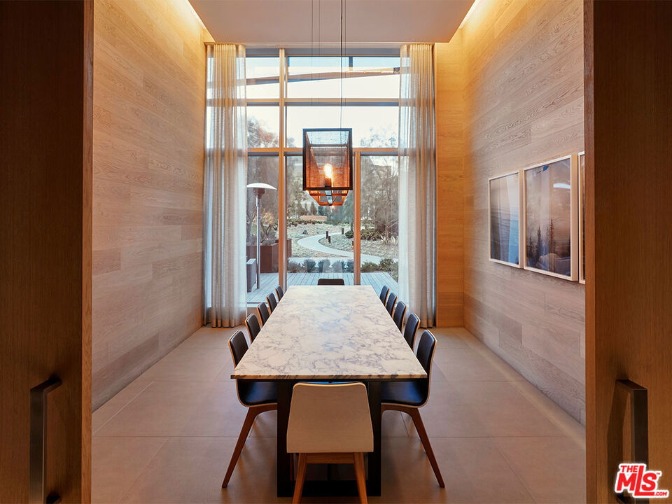 10000 Santa Monica Boulevard - Photo 17