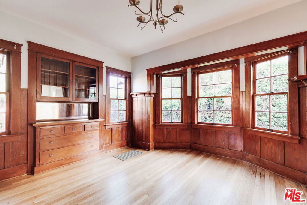 1005 W Kensington Road - Photo 5