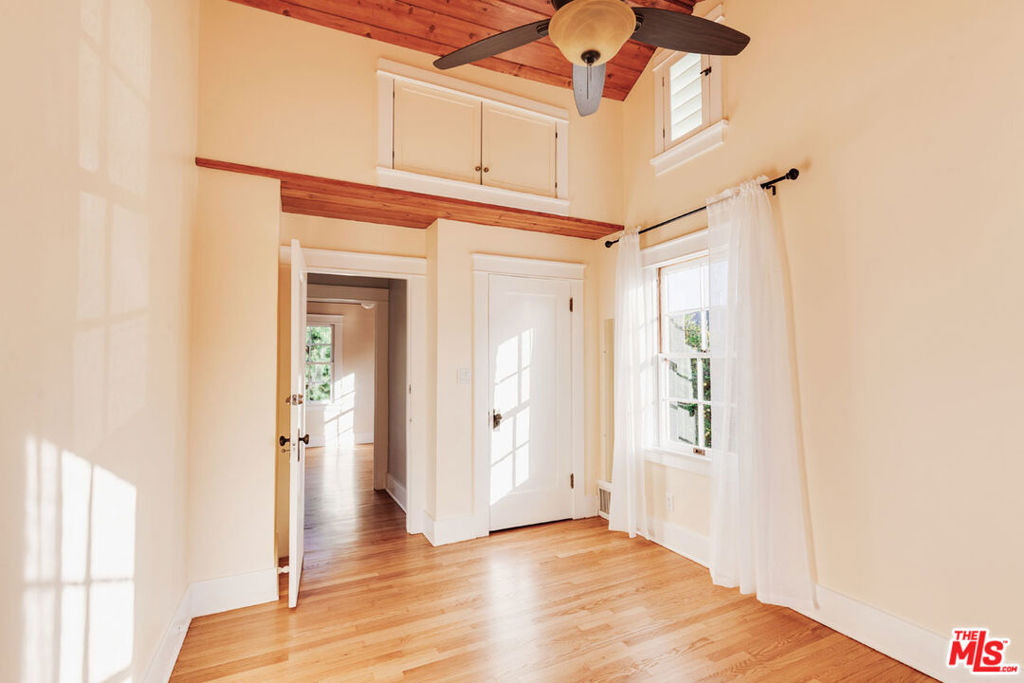 1005 W Kensington Road - Photo 18