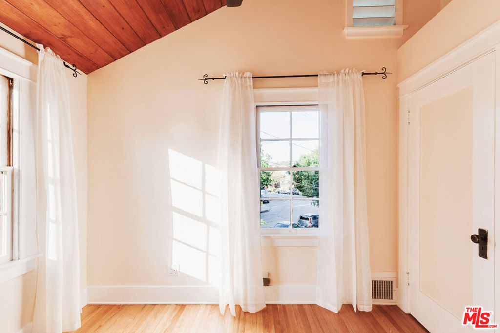 1005 W Kensington Road - Photo 16