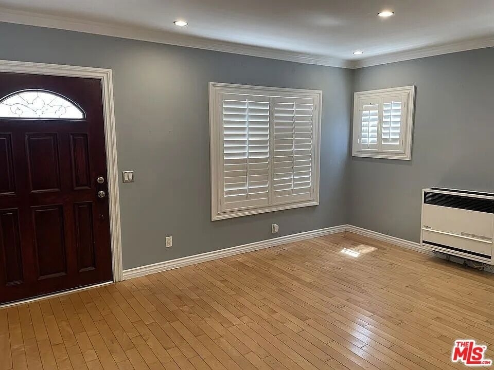 713 W 49th Place - Photo 1