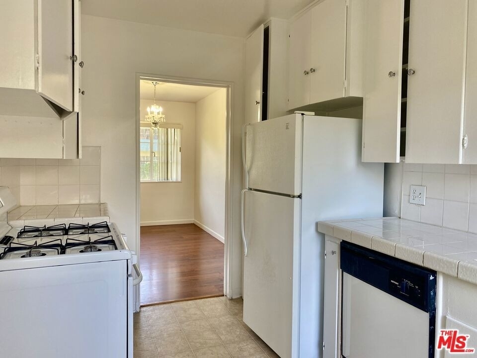 5456 Village Green - Photo 4
