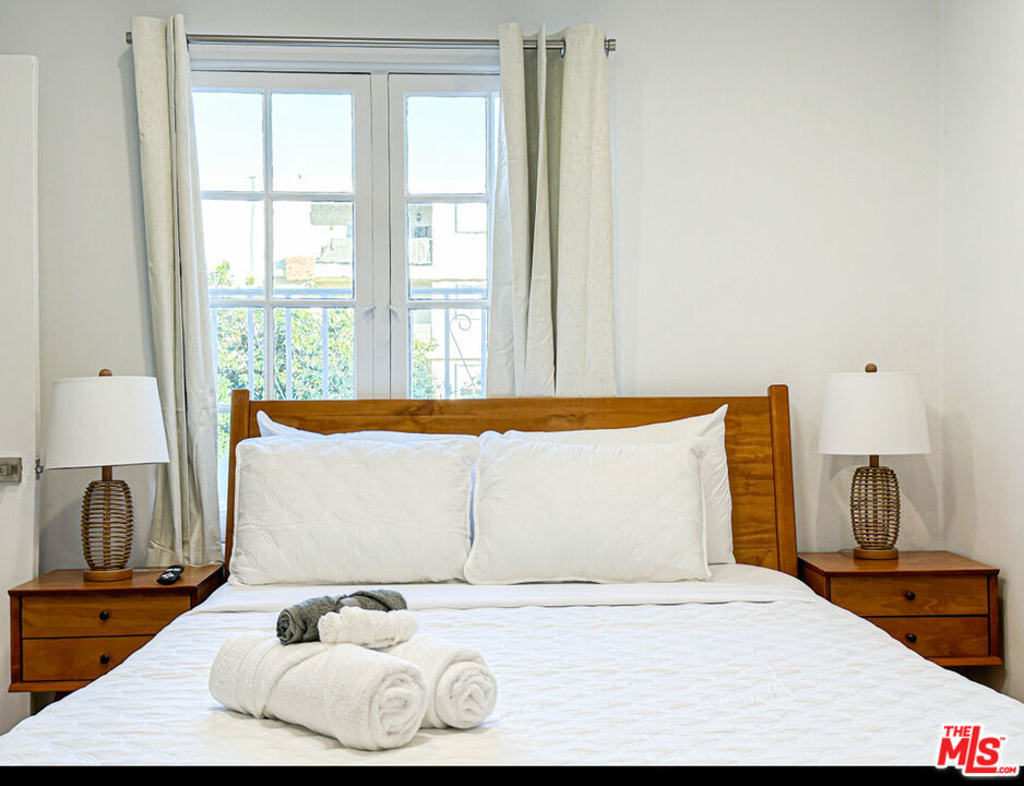 239 S Doheny Drive - Photo 8