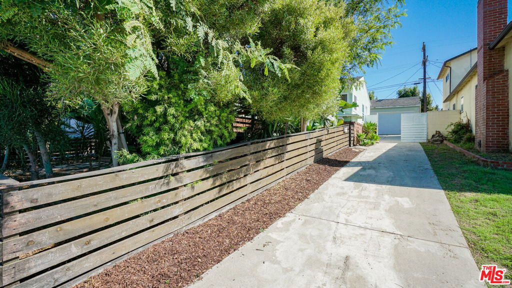 6632 W 87th Street - Photo 23