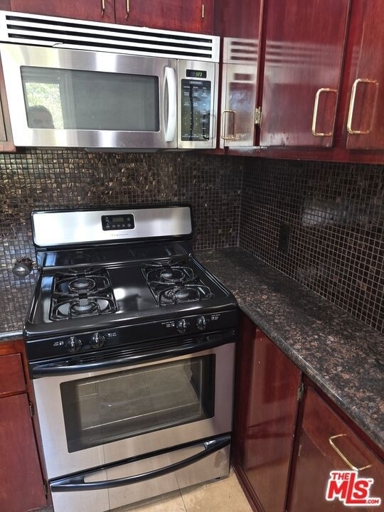 305 S Reeves Drive - Photo 4