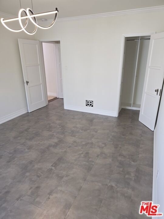 305 S Reeves Drive - Photo 7