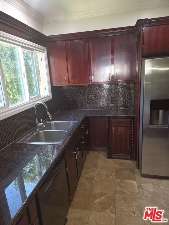 305 S Reeves Drive - Photo 1