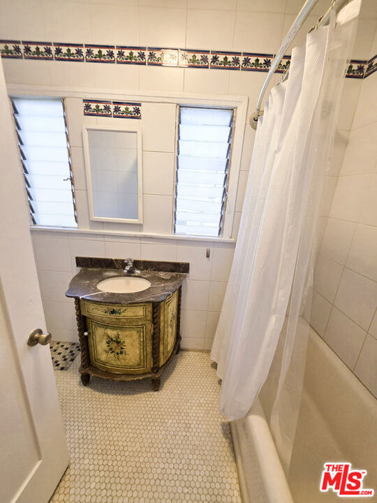 1331 Masselin Avenue - Photo 11