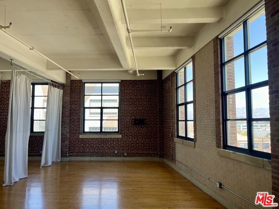1850 Industrial Street - Photo 1